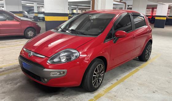 FIAT PUNTO 1.6 ESSENCE 16V FLEX 4P AUTOMATIZADO FIAT PUNTO 1.6 ESSENCE 16V FLEX 4P AUTOMATIZADO